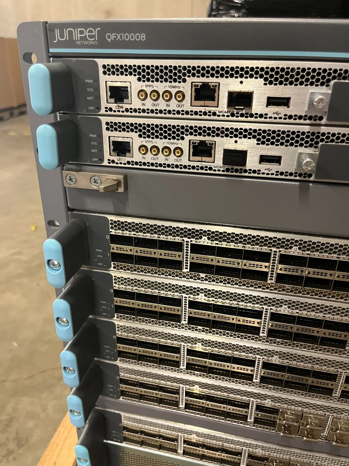 JUNIPER Networks QFX10008 High Performance Datacenter Network Switch 4