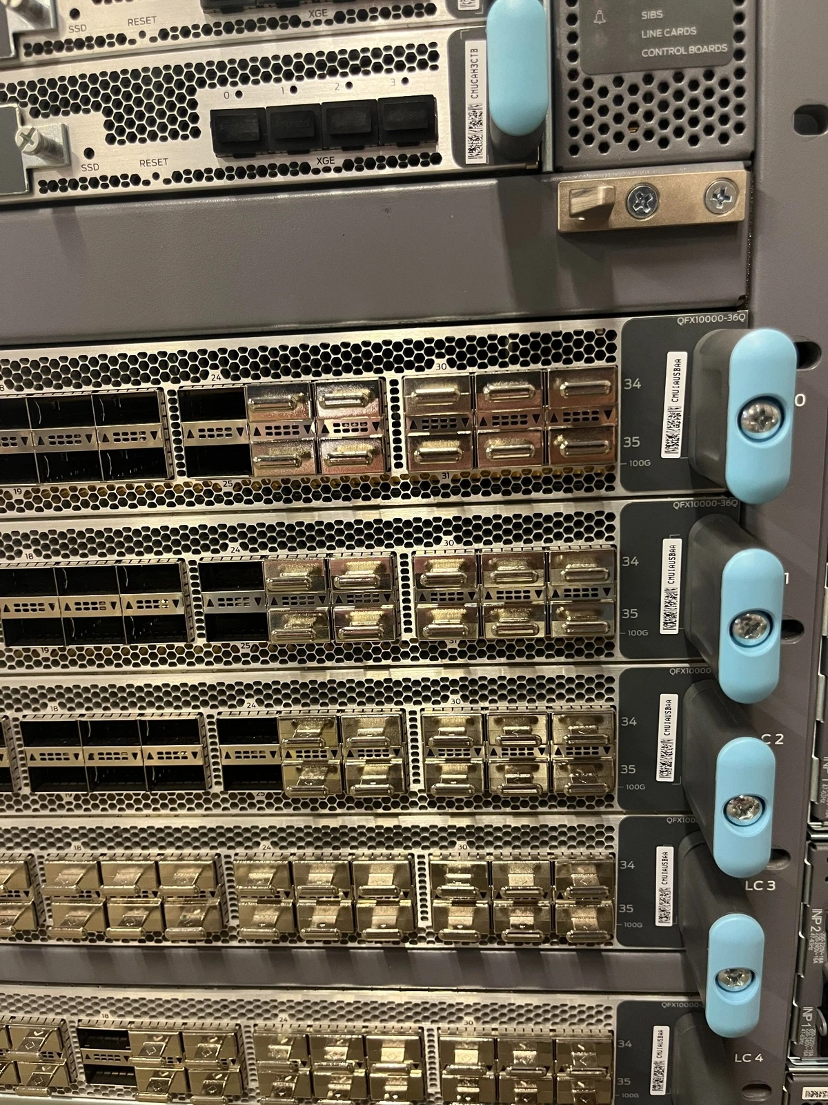 JUNIPER Networks QFX10008 High Performance Datacenter Network Switch 5